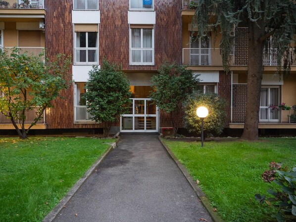 Front of property - The Best Rent-Apartment near metro Lodi (Milan)