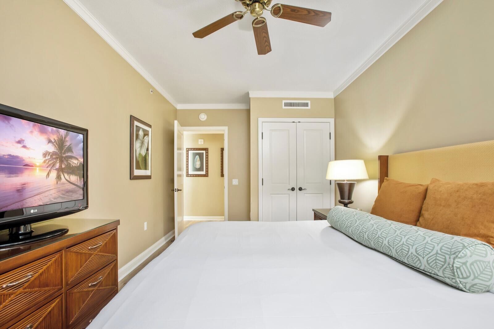 2 bedrooms, iron/ironing board, travel cot, free WiFi