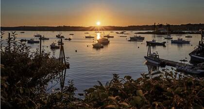 Harborview Perch... spacious & open floorplan, privacy, harbor view, amenities