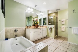 Villa, 1 King Bed (Colony Villas at Waikoloa Beach Resor) | Bathroom