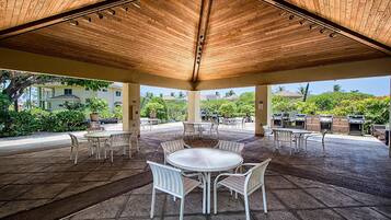 Villa, 1 King Bed (Vista Waikoloa G204) | Outdoor dining