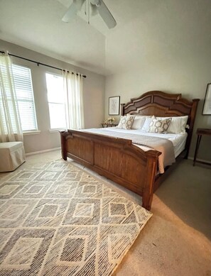 4 bedrooms, iron/ironing board, WiFi, bed sheets