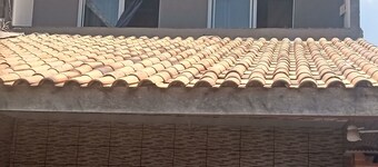 A 2-minute walk from the beach!  Family home (Pet friendly)