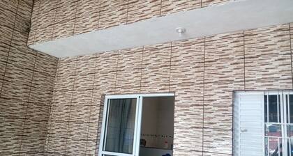 Just a 2-minute walk from the beach! Family home (Pets allowed)
