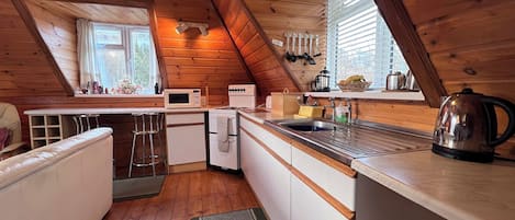 Batterie de cuisine, vaisselle et ustensiles