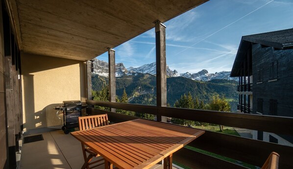 تناول الطعام بالخارج