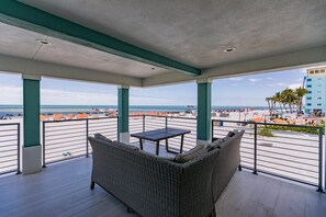 Property grounds - Sand Dollar North - Beachfront View (Fort Myers Beach)