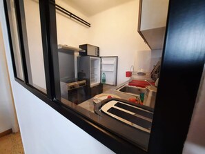 Unclassified image, 2 of 37, button