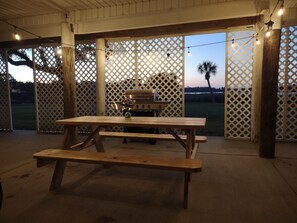 Outdoor dining