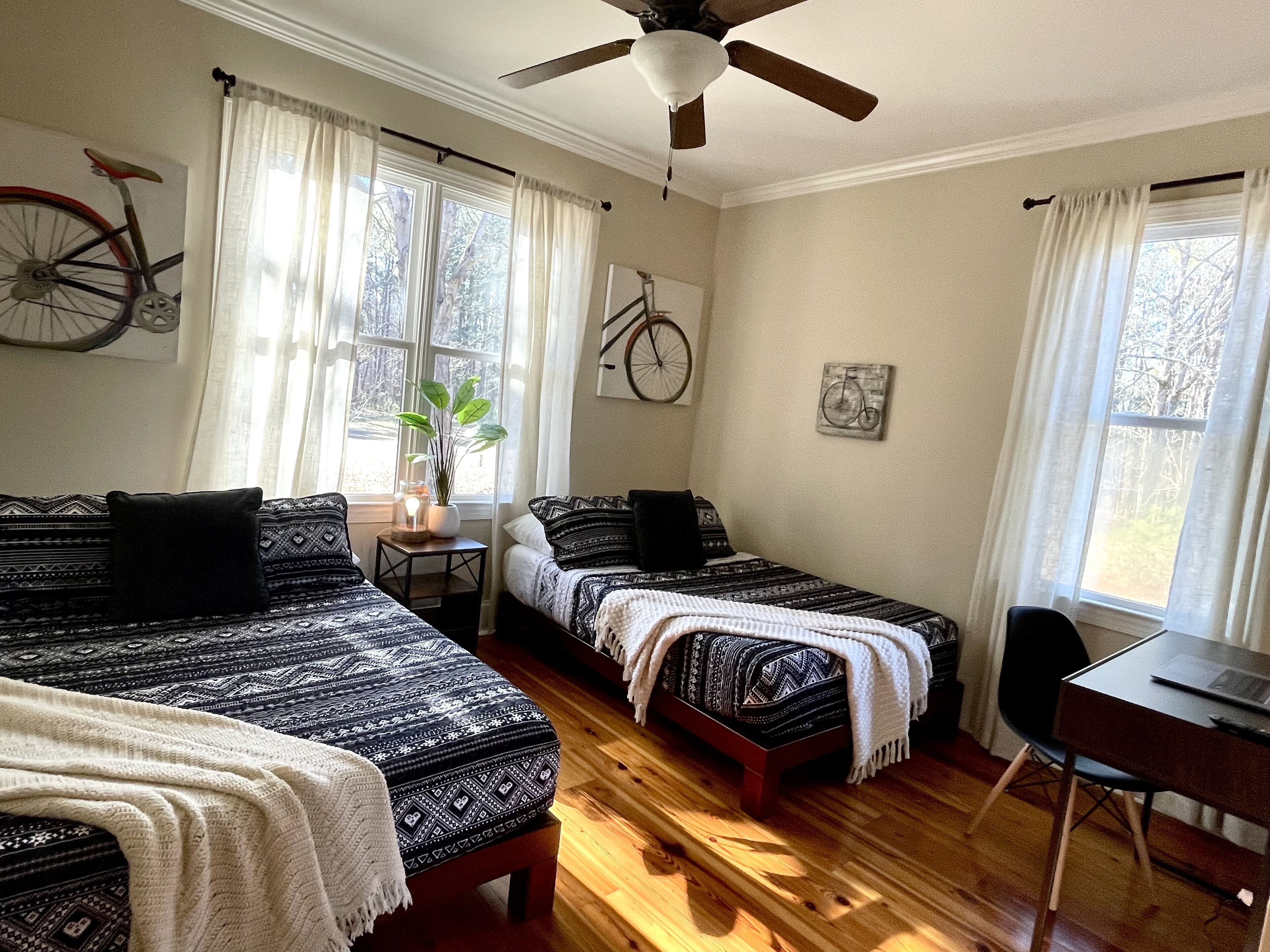 3 bedrooms, desk, iron/ironing board, free WiFi