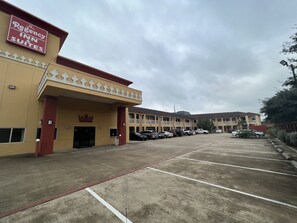 Front of property - Regency INN & Suites (Houston)