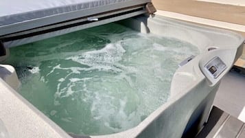 Bañera de hidromasaje exterior