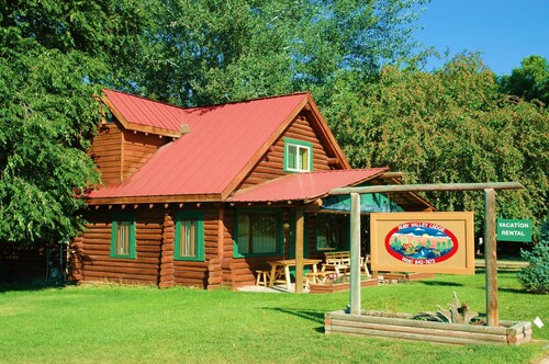 Ruby Valley Lodge; Log Lodge nestled near Downtown Sheridan Montana