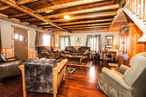 Ruby Valley Lodge; Log Lodge nestled near Downtown Sheridan Montana