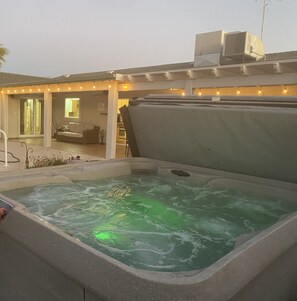Property grounds - 3 Master Suites Jacuzzi Pool Home w Casita Large Yard RV Boat parking Firept Pet (Lake Havasu City)