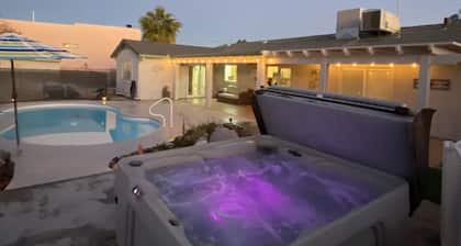 Jacuzzi Pool Home & Casita Large Yard WiFi RV & Boat parking Firept Pet Friendly