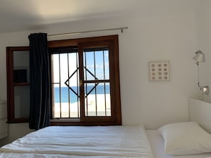 2 Schlafzimmer, Schreibtisch, Bügeleisen/Bügelbrett, WLAN