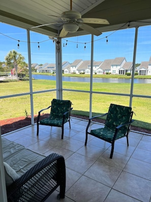 Terrace/patio - Barefoot Resort & Golf. 3-bedroom North Myrtle Beach retreat next to the pool. (North Myrtle Beach)