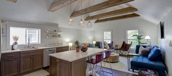 Doty ★ Walk to Everything -Hotel Quality- Downtown