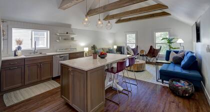 Doty ★ Walk to Everything -Hotel Quality- Downtown