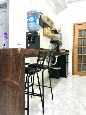 2 bedrooms, individually furnished, free WiFi