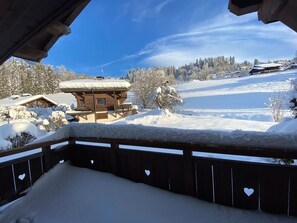 المنطقة المحيطة بالمنش أة
