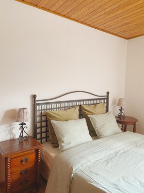 4 bedrooms, free WiFi, bed sheets