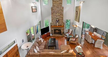 Cozy getaway in Cartersville and near Lakepoint Sports