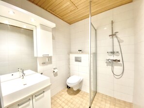 City Double Room | Bathroom - City Home Finland Ratina Panorama (Tampere)
