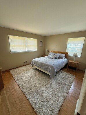 2 habitaciones, escritorio, wifi gratis y ropa de cama