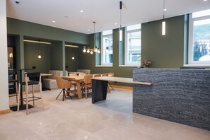 Living area - Hotel Mondragón (Mondragon)