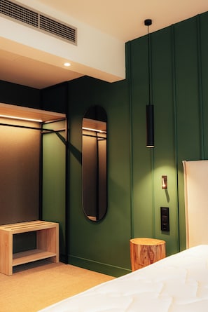 Family Studio Suite | In-room safe, free WiFi, bed sheets