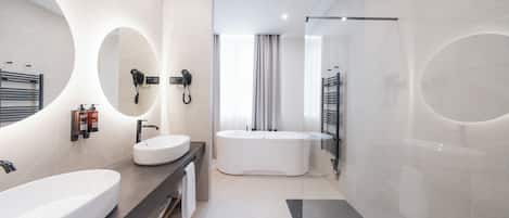 Honeymoon Double Room | Bathroom | Hair dryer, bidet, towels, soap