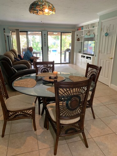 Crystal River Condo -Near Three Sisters and Hunters Spring