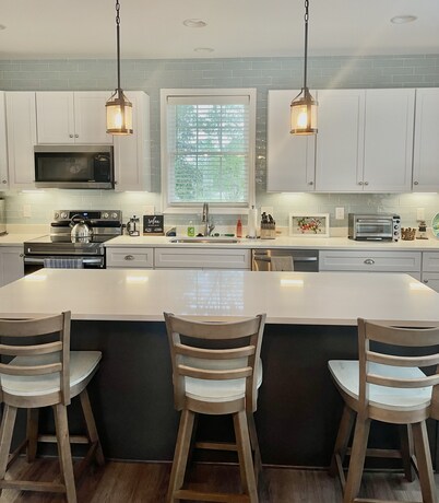 Cozy Beach Cottage close to Bethany Beach! Dog Friendly!