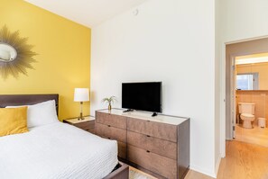 1 bedroom, iron/ironing board, free WiFi