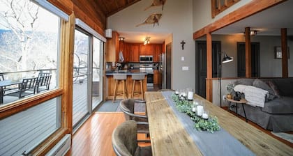Cozy Cottage with beautiful Mountain View’s - close to wineries