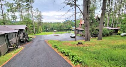 Waterfront cottages near lake george and saratoga springs