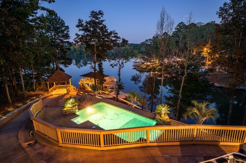 Gorgeous 6BR Lake Home: Pool, Hot Tub, Multi-Family