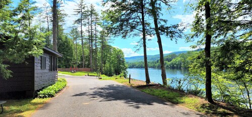 Waterfront Cottages near Lake George and Saratoga Springs