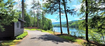 Waterfront Cottages near Lake George and Saratoga Springs