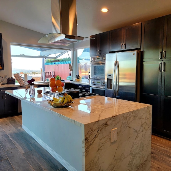 Fridge, oven, stovetop, dishwasher - The perfect house for snowbirds or just a family coming to enjoy San Diego (San Diego)