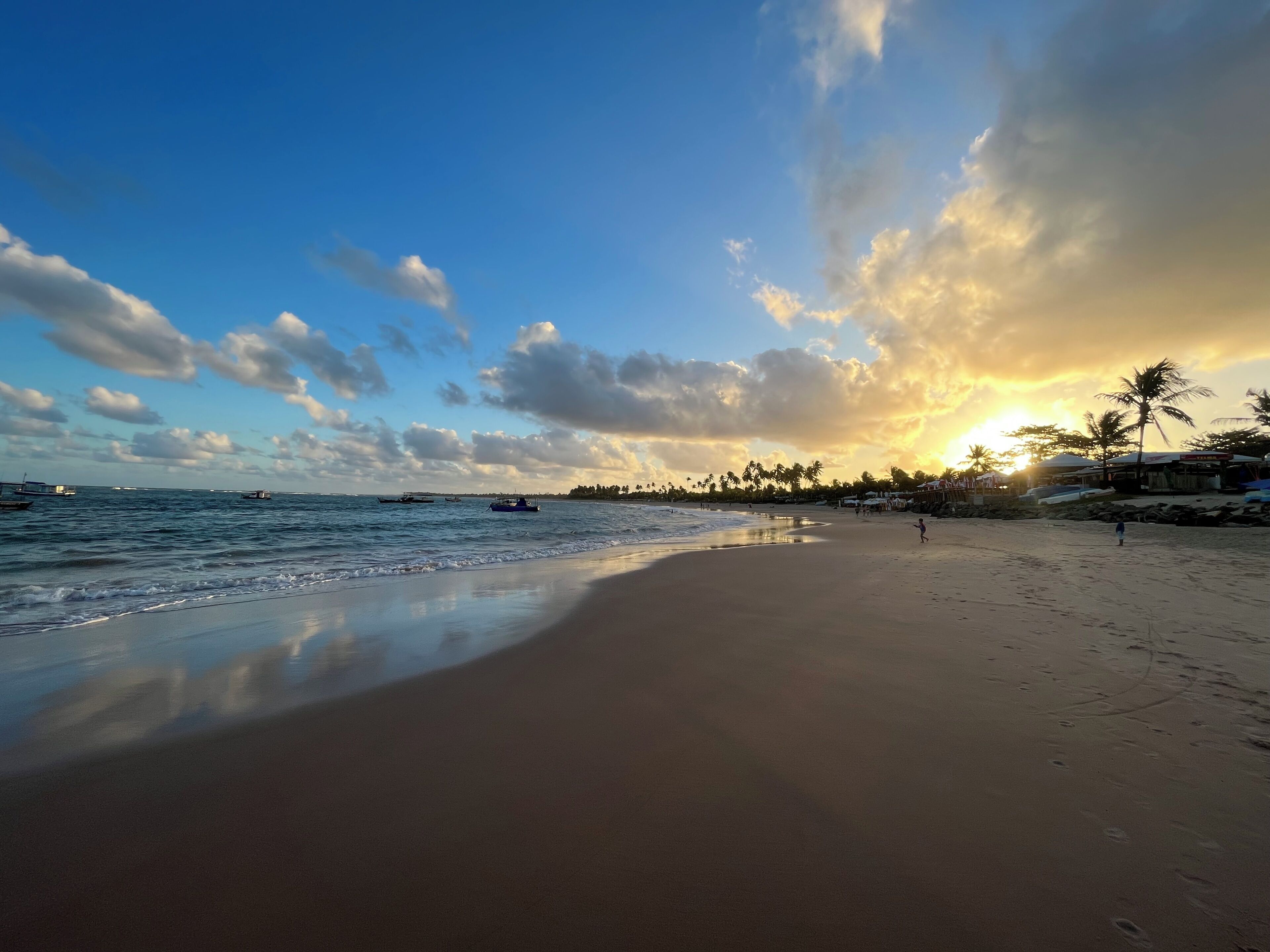 Beach nearby, sun loungers