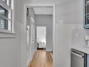 Interior - Two-bedroom Hideaway in Downtown Newport! (Newport)