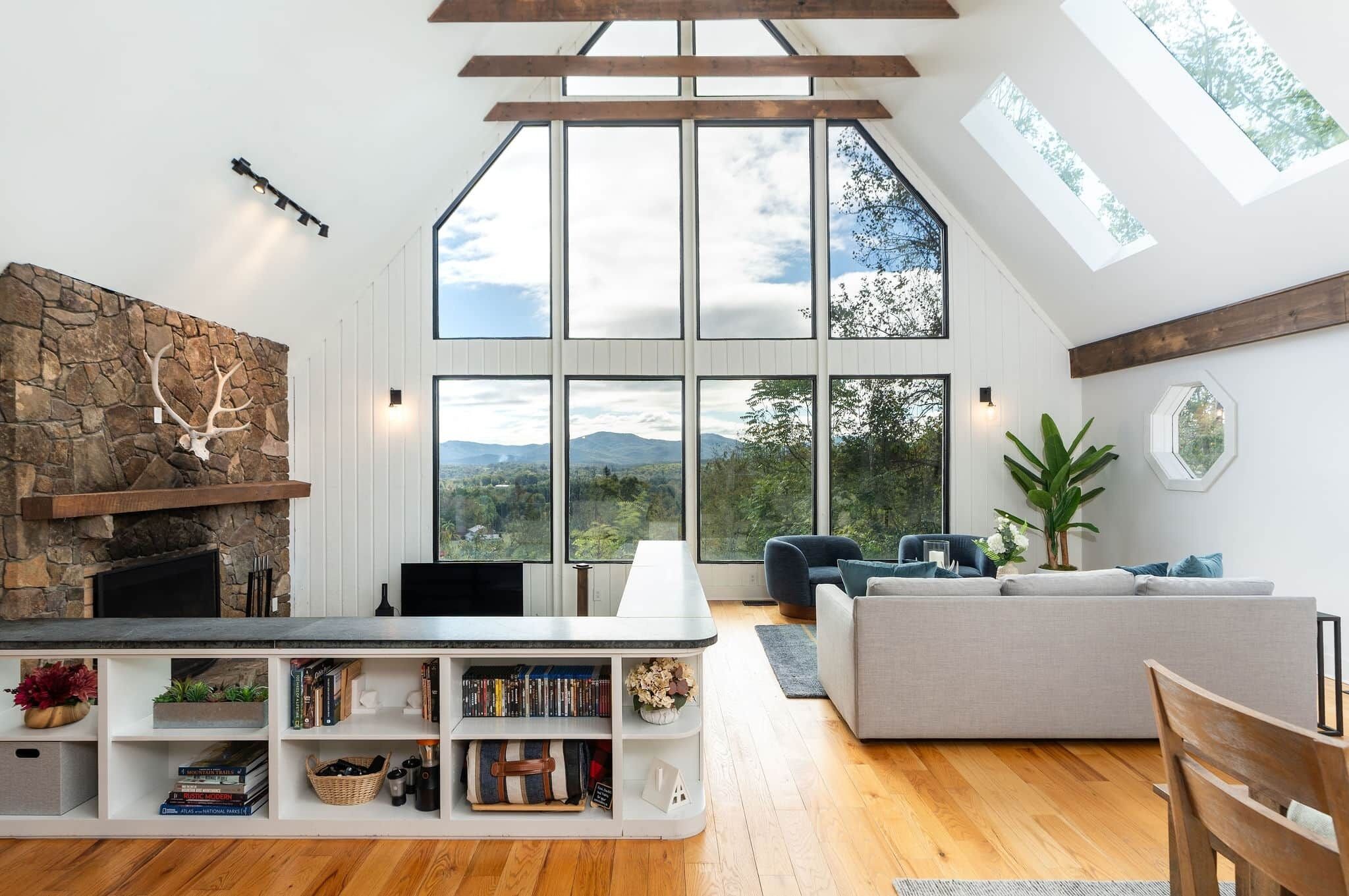 تلفزيون ذكي، مدفأة، ألعاب فيديو، مشغل دي في دي