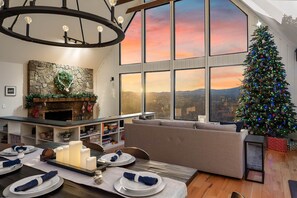 Interior - Greenwood Vista (Greenwood)