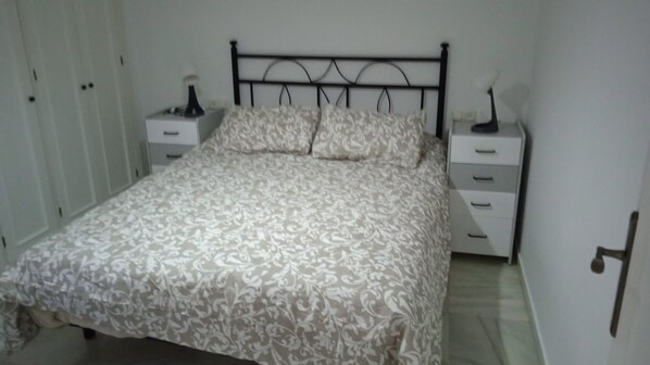 1 bedroom, iron/ironing board, travel crib, WiFi - San Fernando, Cadiz (San Fernando)