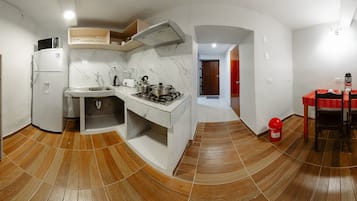 Quarto quádruplo família | Ferros/tábuas de passar roupa, Wi-Fi de cortesia, roupa de cama