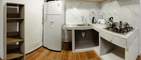 Family Quadruple Room | Iron/ironing board, free WiFi, bed sheets