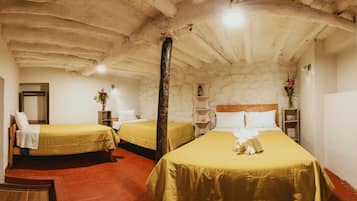 Quarto quádruplo família | Ferros/tábuas de passar roupa, Wi-Fi de cortesia, roupa de cama